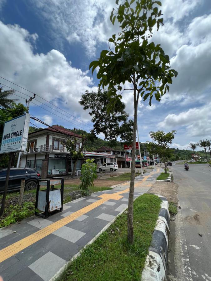 โอโย 1793 กูตา เซอร์เคิล โฮมสเตย์ Kuta  ภายนอก รูปภาพ